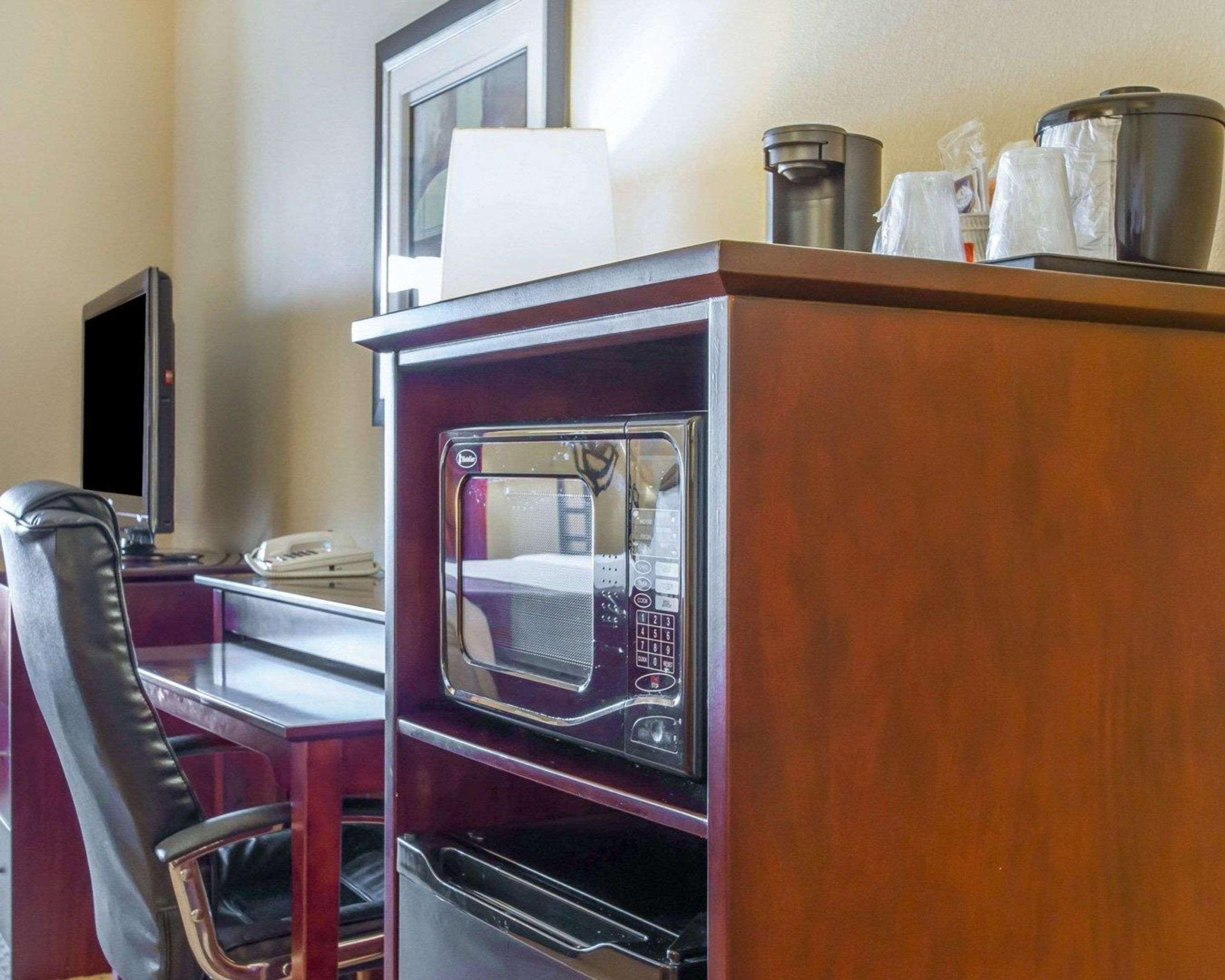 คอมฟอร์ต สวีท ฟลอเรนซ์ โชลแอเรีย Hotel ภายนอก รูปภาพ