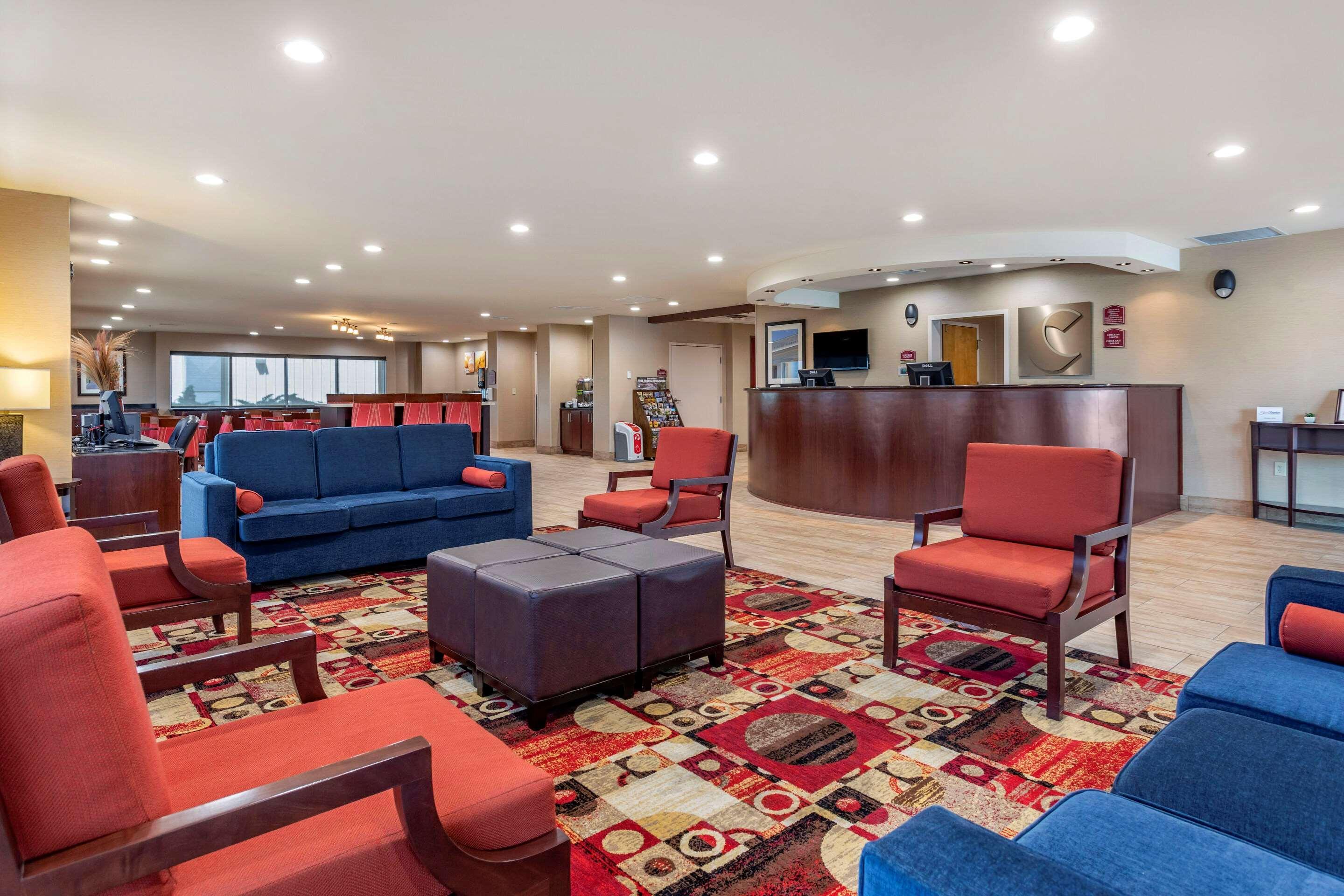 คอมฟอร์ต สวีท ฟลอเรนซ์ โชลแอเรีย Hotel ภายนอก รูปภาพ