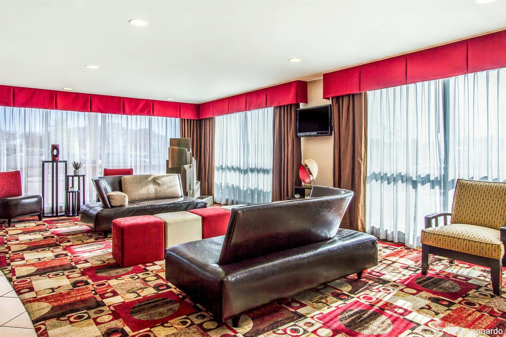 คอมฟอร์ต สวีท ฟลอเรนซ์ โชลแอเรีย Hotel ภายนอก รูปภาพ