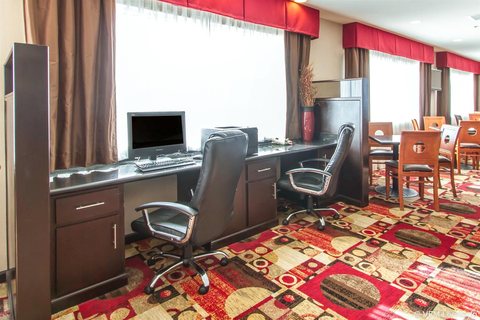 คอมฟอร์ต สวีท ฟลอเรนซ์ โชลแอเรีย Hotel ภายนอก รูปภาพ