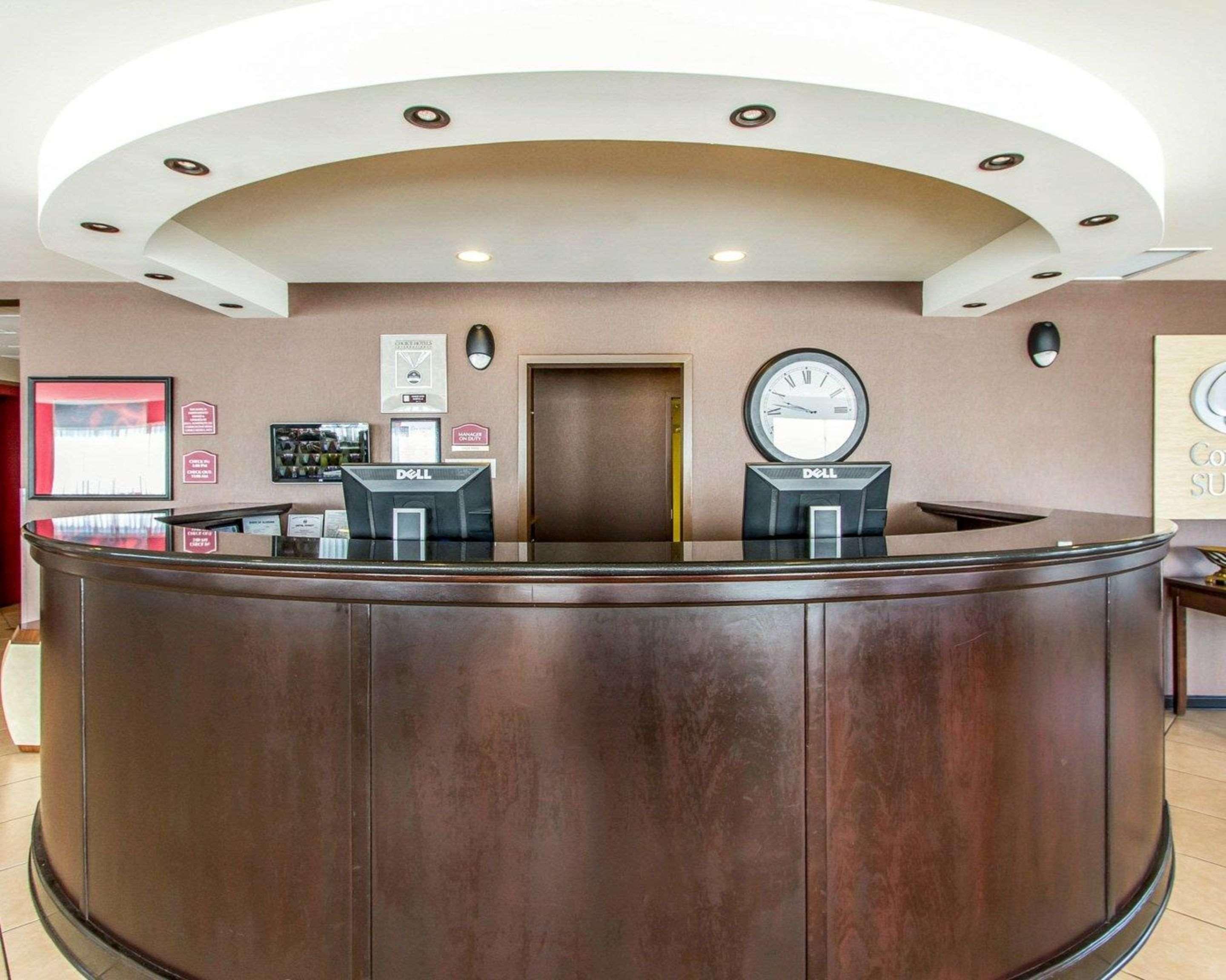 คอมฟอร์ต สวีท ฟลอเรนซ์ โชลแอเรีย Hotel ภายนอก รูปภาพ